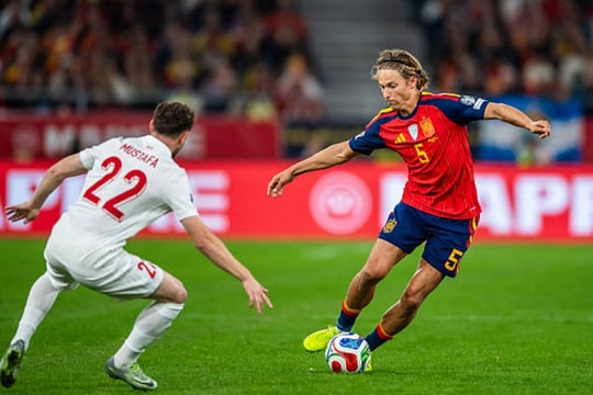 Tây Ban Nha hòa Thổ Nhĩ Kỳ 2-2, giành vé World Cup nghẹt thở