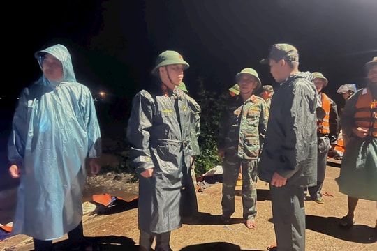 Điều động hơn 500 cán bộ, chiến sĩ quân đội ứng cứu khẩn cấp kè An Lương