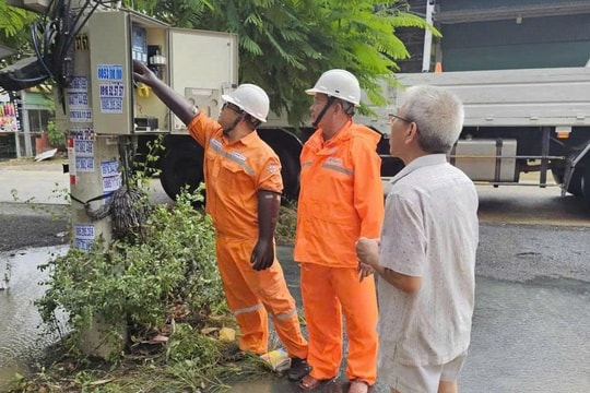 Miền Trung - Tây Nguyên còn gần 204.000 khách hàng mất điện do mưa lũ