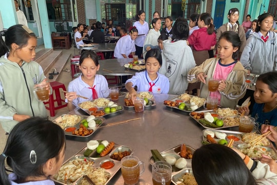 Buffet vùng cao ấm áp tình người