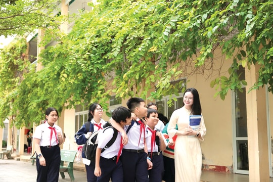 Thắp sáng tri thức, gieo mầm yêu thương