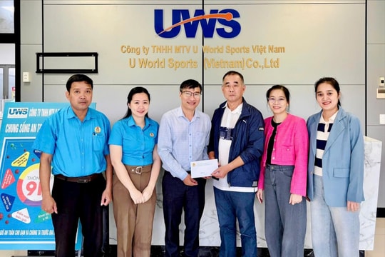 Mặt trận xã Chiên Đàn thăm hỏi doanh nghiệp và đoàn viên Công đoàn bị thiệt hại do lốc xoáy