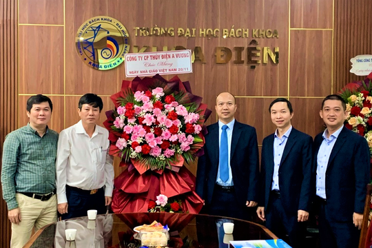 Công ty Cổ phần Thủy điện A Vương thăm, chúc mừng ngày Nhà giáo Việt Nam 20/11