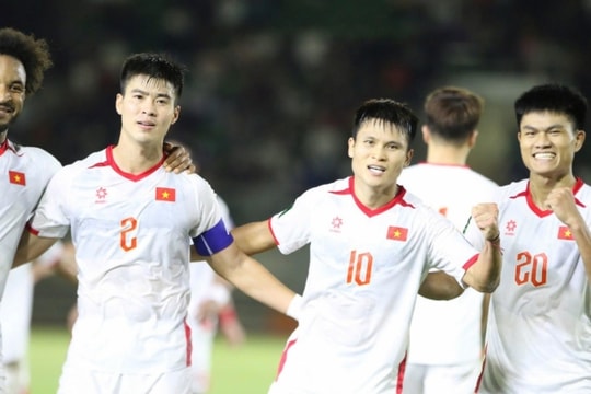 Việt Nam thắng Lào 2-0, Tuấn Hải ấn định bằng siêu phẩm