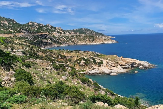 Mũi Dinh: Kinh nghiệm khám phá đồi cát và hải đăng hoang sơ