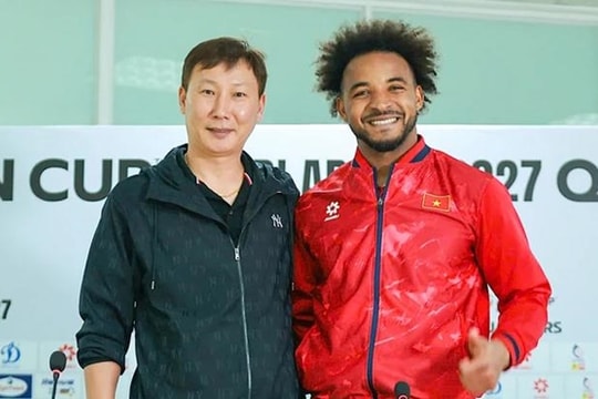 HLV Kim Sang-sik: Thắng Lào 2-0 nhưng tuyển Việt Nam chưa đạt yêu cầu