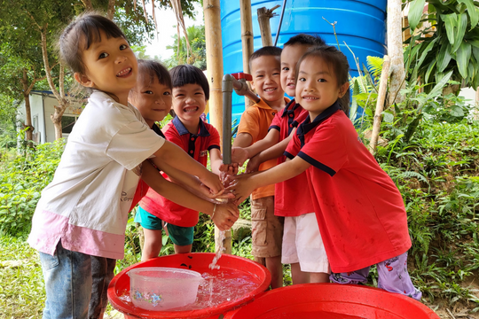 Bảo đảm người dân dễ bị tổn thương được tiếp cận nước sạch và vệ sinh
