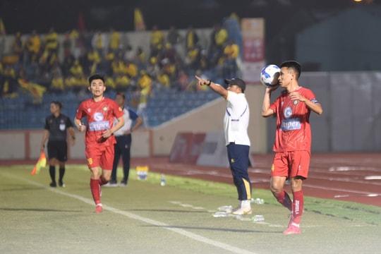 Các đội bóng chuyên nghiệp Việt Nam: Phận mỏng cánh chuồn!