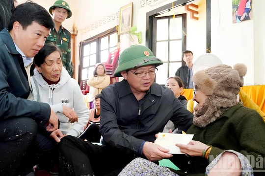 Bộ Chính trị chỉ đạo khắc phục hậu quả do mưa, lũ ở khu vực Trung Bộ