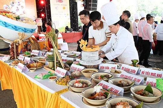 Vietnam sets record with 100 delicacies made from rice noodles and vermicelli