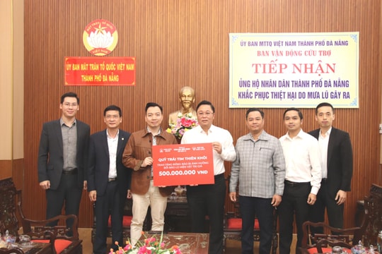 Tiếp nhận 500 triệu đồng từ Quỹ trái tim Thiên Khôi giúp người dân Đà Nẵng bị ảnh hưởng mưa lũ