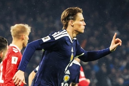Arsenal gây sốc với McTominay, MU đại chiến vì sao 100 triệu