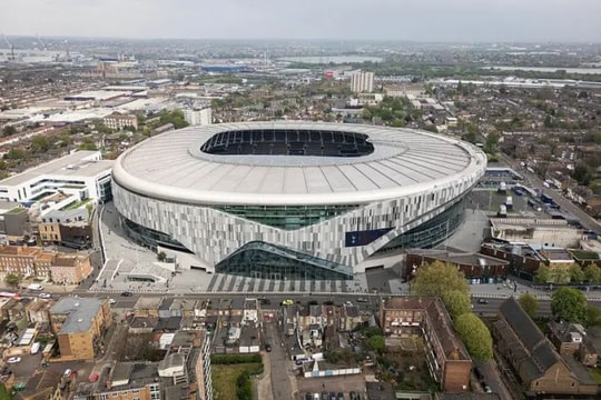 Tottenham bỏ xa Arsenal trong cuộc đua sân vận động tỷ bảng