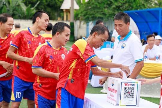 Gây quỹ thiện nguyện từ giải bóng đá đồng hương Duy Nghĩa