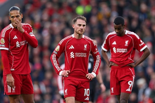 Liverpool khủng hoảng: 2 trận, 0 bàn thắng, thủng lưới 6 lần