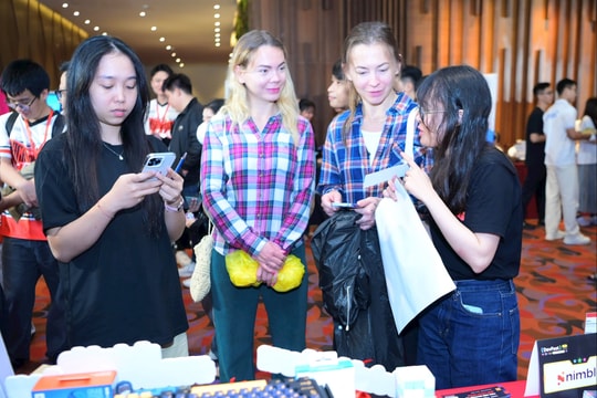 Hơn 400 người tham gia sự kiện công nghệ GDG DevFest Mientrung 2025