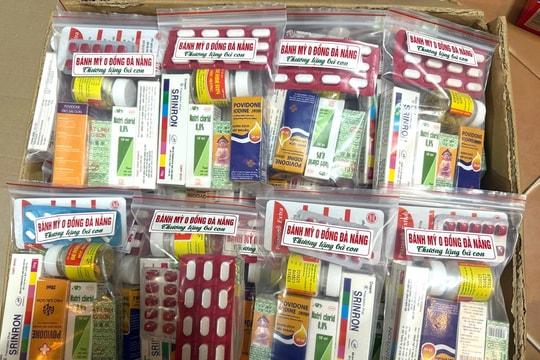 Nhóm thiện nguyện Đà Nẵng gửi hàng ngàn suất thuốc men đến người dân vùng lũ