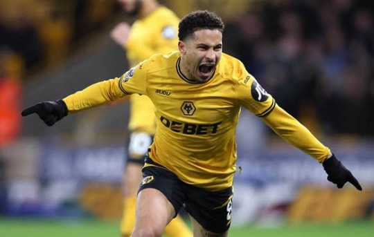 MU đàm phán giá 50 triệu cho Gomes, Liverpool gây sốc vì Valverde