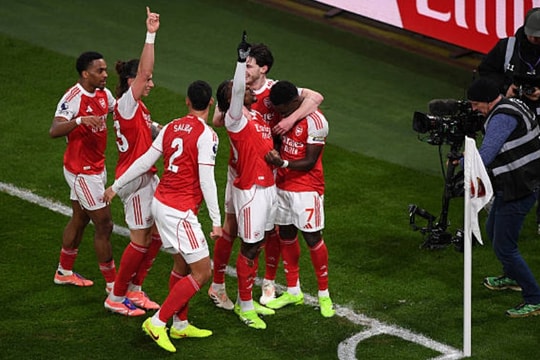 Eze lập hat-trick lịch sử, Arsenal hủy diệt Tottenham 4-1