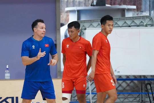 HLV Giustozzi tin tưởng thế hệ trẻ đủ sức dự World Cup lần ba
