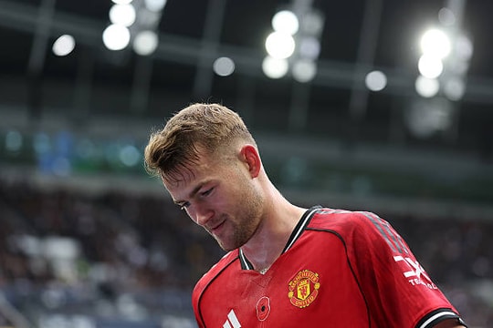 De Ligt chỉ trích chiến thuật Man Utd sau thất bại lịch sử