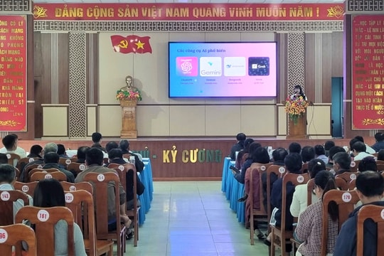 Bồi dưỡng kiến thức chuyển đổi số cho cán bộ, thành viên tổ công nghệ số cộng đồng xã Thăng An