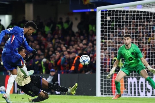 Estevao solo đẳng cấp, Chelsea thắng đậm Barcelona 3-0