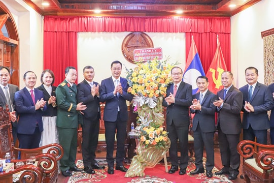 Da Nang Party Chief extends congratulations on Lao National Day