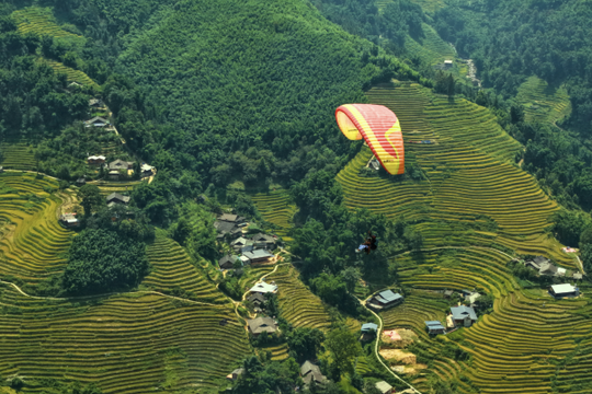 Những điểm hấp dẫn trong hành trình dù lượn Sa Pa (cũ)