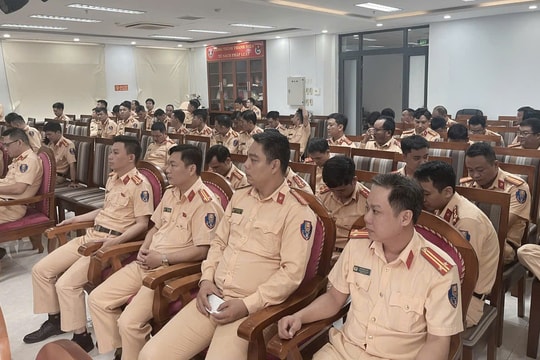 Điều động 52 cán bộ, chiến sĩ Cảnh sát giao thông tăng cường cho công an cấp xã