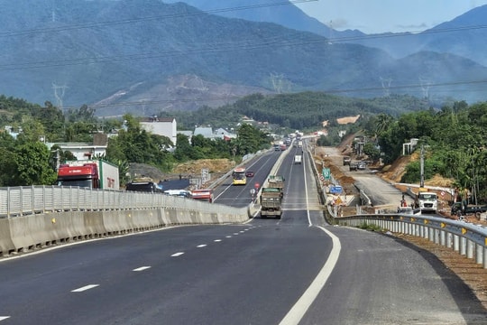Đẩy nhanh tiến độ đoạn tuyến đường gom cao tốc Hòa Liên - Túy Loan