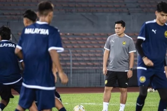 HLV U22 Malaysia tố LĐBĐ 'bỏ rơi' trước SEA Games 33