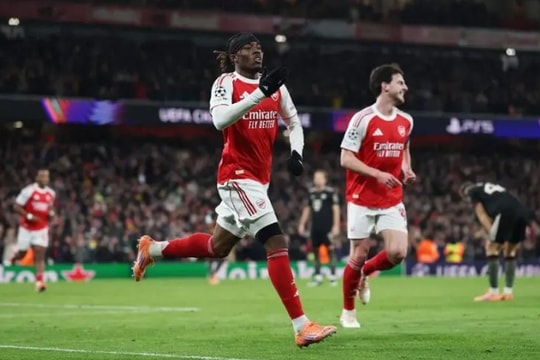 Arsenal bay cao tại C1, Liverpool khủng hoảng với 3% cơ hội