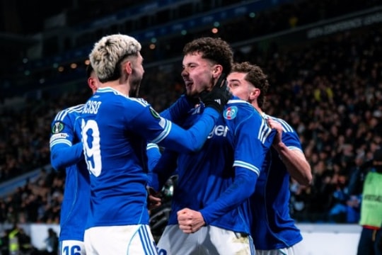 Strasbourg ngược dòng kịch tính, Crystal Palace gục ngã tại Conference League