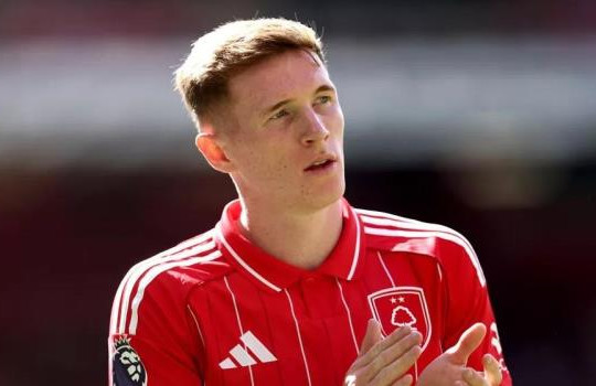 Man City đại chiến MU vì Anderson, Arsenal săn sao Juventus