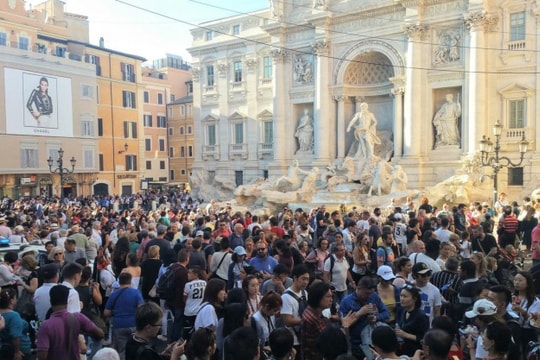 An toàn du lịch: 4 mẹo tránh móc túi hiệu quả ở châu Âu