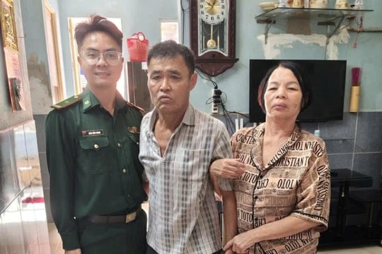 Lực lượng biên phòng hỗ trợ đưa người đàn ông đi lạc về nhà an toàn