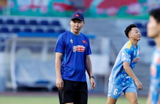 HLV Kim Sang-sik đặt mục tiêu cho U22 Việt Nam thắng đậm Lào