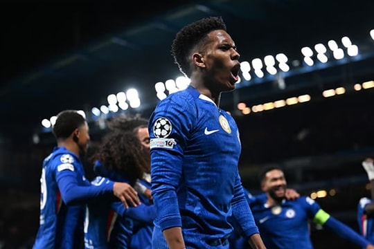 Chelsea: Kẻ thách thức thầm lặng cho ngôi vương Premier League