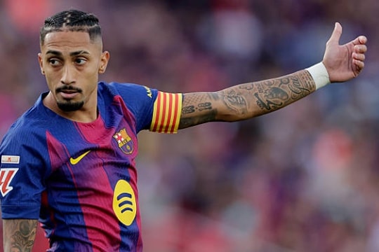 Raphinha tỏa sáng sau chấn thương, Barca chiếm ngôi đầu La Liga