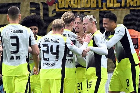Dortmund hạ Leverkusen 2-1, chiếm vị trí thứ 3 Bundesliga