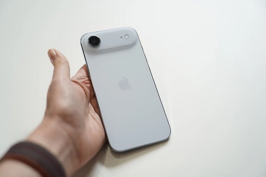 iPhone Air giảm giá 4 triệu: Đánh đổi gì cho thiết kế siêu mỏng?