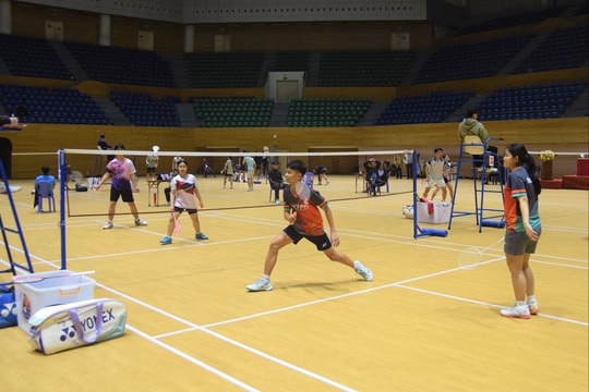 Lan tỏa phong trào từ sân chơi cầu lông trẻ