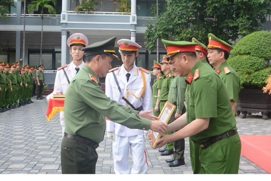 Nhiều tập thể, cá nhân Công an thành phố Đà Nẵng được tuyên dương, khen thưởng