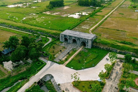 Thành nhà Hồ: Trải nghiệm xe trâu độc đáo giữa lòng di sản