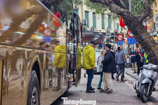 Du lịch Hà Nội 2025: Lập kỷ lục mới về lượng khách và doanh thu