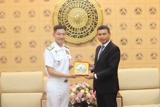 Lãnh đạo thành phố Đà Nẵng tiếp đoàn tàu huấn luyện ROKS Hansando của Hải quân Hàn Quốc