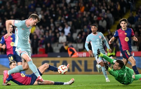 Sorloth: 'Hung thần' của Barca và nỗi lo của HLV Hansi Flick