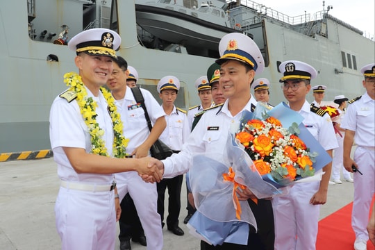 Tàu huấn luyện ROKS Hansando của Hải quân Hàn Quốc thăm Đà Nẵng