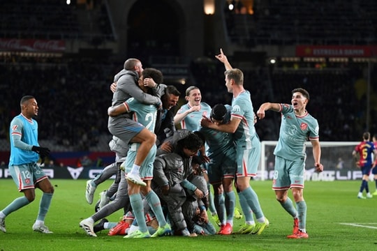 Atletico Madrid mang phong độ hủy diệt đến 'lời nguyền' Camp Nou